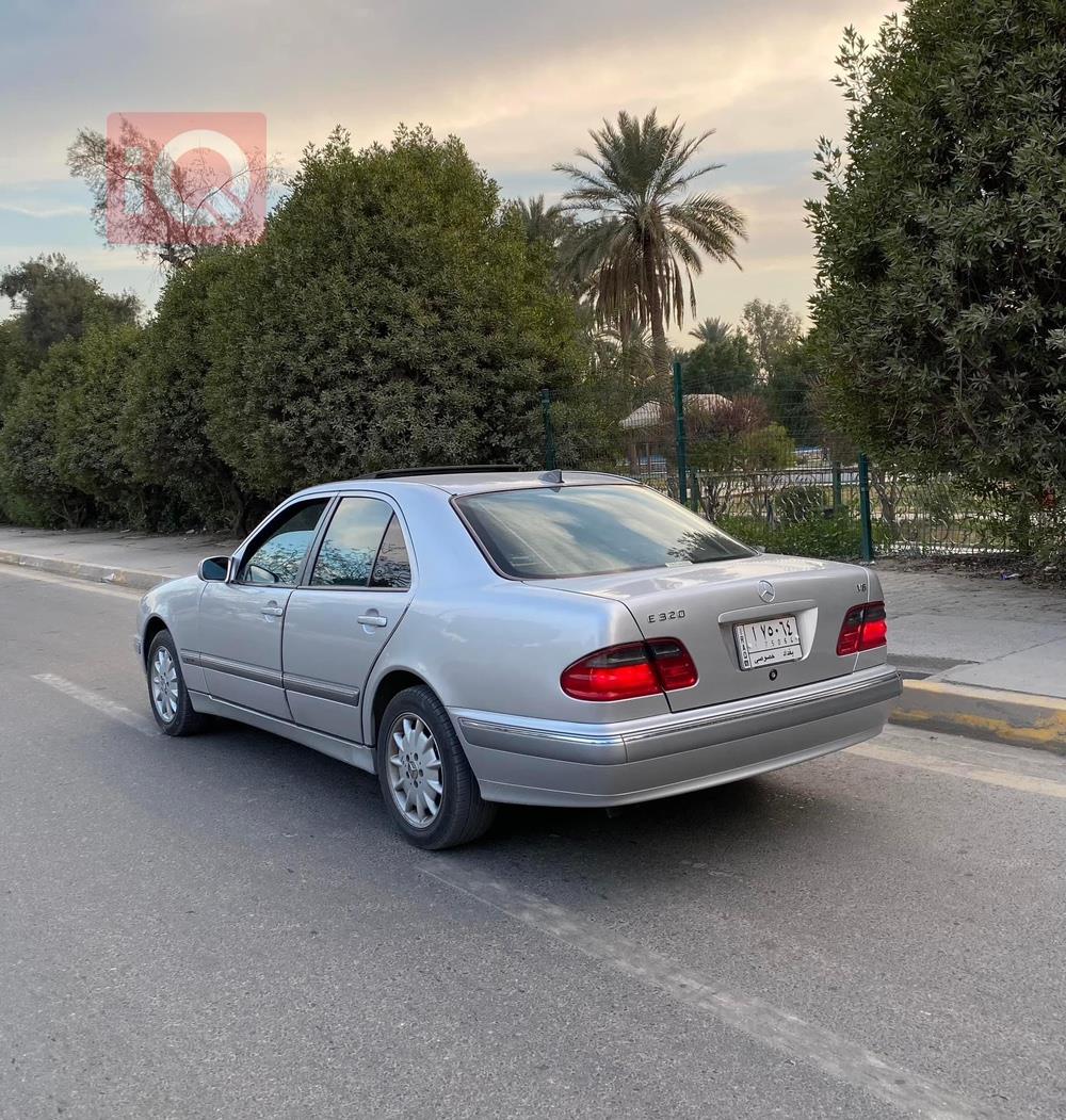 مرسيدس بنز E-Class